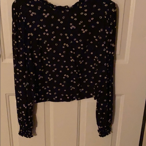 Top - Picture 2 of 4